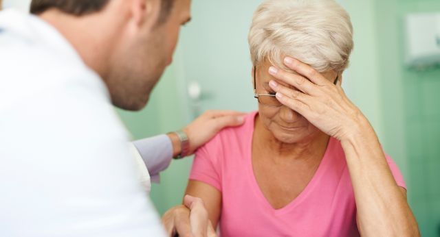 AVC: sintomas de alerta, como agir e que exames fazer